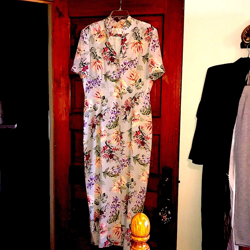 Lovely perfect silk full length floral print dress